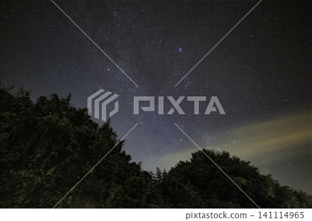 Autumn starry sky: Orion rising behind the mountain shadows. Autumn starry sky: Orion rising behind the mountain shadows. 141114965