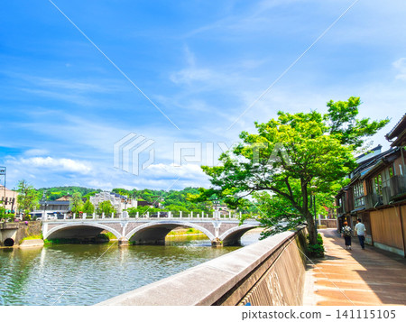 金澤的春天:和枝町茶屋街和淺野川橋 金澤的春天:和枝町茶屋街和淺野川橋 141115105