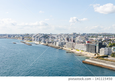 View of Tarumi Ward, Kobe City, from the Akashi Kaikyo Bridge 141115450
