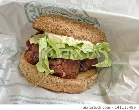 Chinese chicken burger, the best local burger in Japan Chinese chicken burger, the best local burger in Japan 141115499