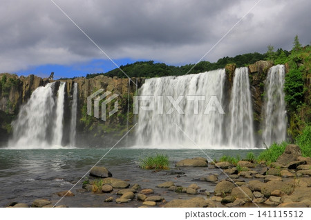 Harajiri Falls in early summer (Bungo-Ono City) 141115512