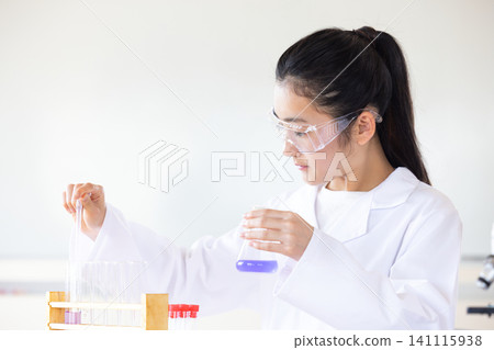 科學學校:學習科學的學生 科學學校:學習科學的學生 141115938