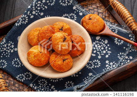 traditional Chinese Huangshan Shaobing, Crispy Mini Baked Biscuits with Savory Pork and Preserved Vegetable Filling traditional Chinese Huangshan Shaobing, Crispy Mini Baked Biscuits with Savory Pork and Preserved Vegetable Filling 141116198