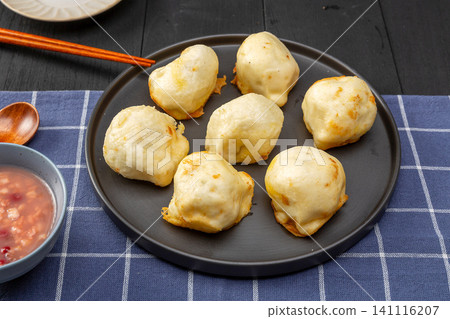 pan-Fried Beef Buns (Sheng Jian Bao), Traditional Chinese Street Food Dumplings pan-Fried Beef Buns (Sheng Jian Bao), Traditional Chinese Street Food Dumplings 141116207