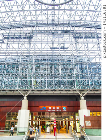 Kanazawa Station *Partially in soft focus 141116591