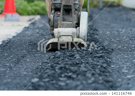 鋪路工作 鋪路工作 141116746