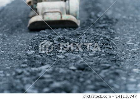 鋪路工作 鋪路工作 141116747