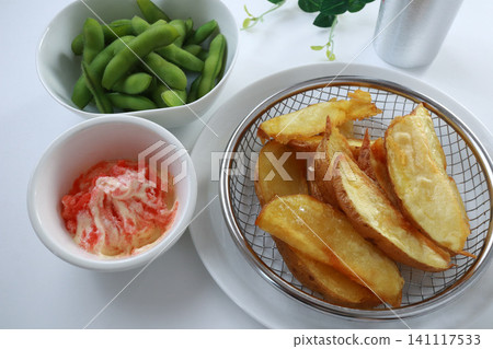 帶皮炸薯條配明太子蛋黃醬 帶皮炸薯條配明太子蛋黃醬 141117533