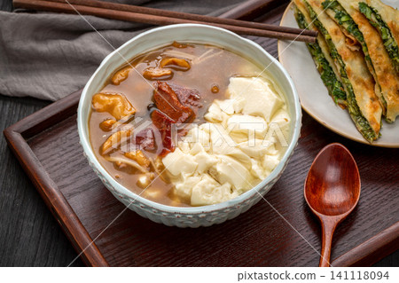 hu La Tang and Doufunao Mix, Traditional Henan Breakfast Combination hu La Tang and Doufunao Mix, Traditional Henan Breakfast Combination 141118094