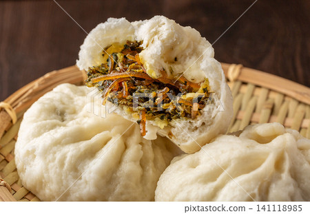 Chinese Wild Vegetable and Glass Noodle Steamed Bun Traditional Vegetarian Baozi Chinese Wild Vegetable and Glass Noodle Steamed Bun Traditional Vegetarian Baozi 141118985