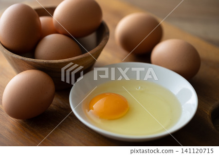 Fresh eggs 141120715