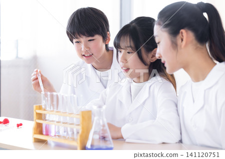 Science school: Students studying science 141120751