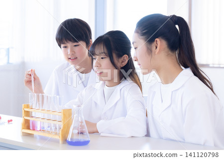 Science school: Students studying science Science school: Students studying science 141120798