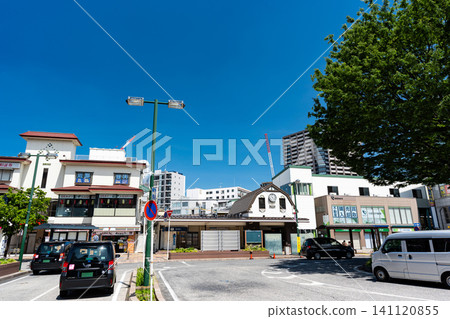 在神奈川縣川崎市多摩區登戶市向丘遊園區南出口環島附近散步 在神奈川縣川崎市多摩區登戶市向丘遊園區南出口環島附近散步 141120855