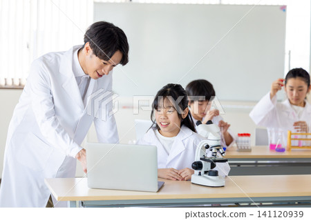 Science school: Students studying science Science school: Students studying science 141120939