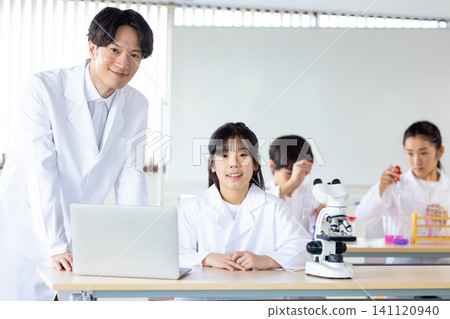 Science school: Students studying science Science school: Students studying science 141120940