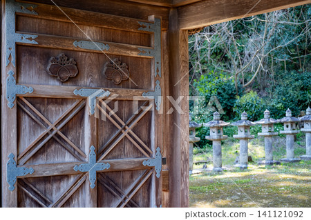月勝寺,春里大人的陵墓大門和燈籠,島根縣松江市中原町 月勝寺,春里大人的陵墓大門和燈籠,島根縣松江市中原町 141121092