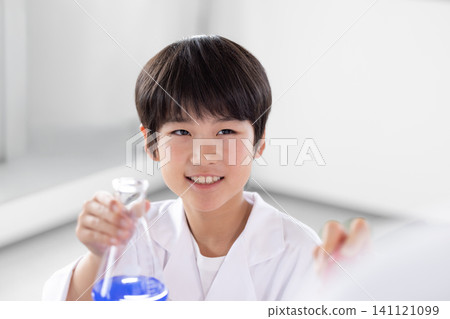 科學學校:學習科學的學生 科學學校:學習科學的學生 141121099