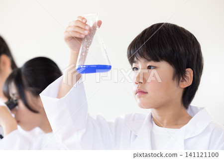 科學學校:學習科學的學生 科學學校:學習科學的學生 141121100