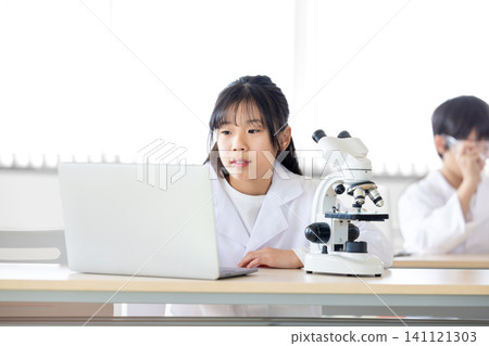 Science school: Students studying science Science school: Students studying science 141121303