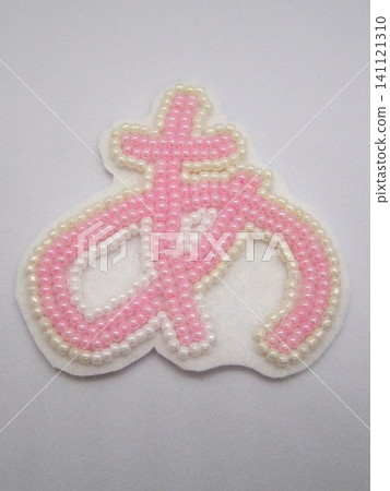 "A" - Hiragana - Bead embroidery - Vertical - Pink 141121310