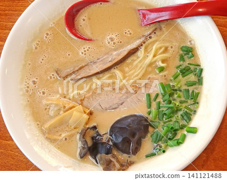 Pork bone broth miso ramen 141121488