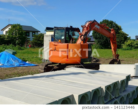 Hydraulic excavators used at construction sites Hydraulic excavators used at construction sites 141123446