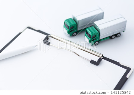 Truck and binder 141125842