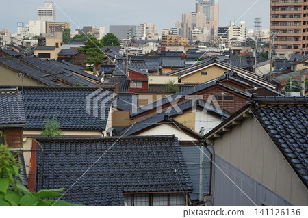 The charming streetscape of Higashiyama, Kanazawa The charming streetscape of Higashiyama, Kanazawa 141126136