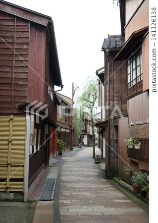 The charming streetscape of Higashiyama, Kanazawa The charming streetscape of Higashiyama, Kanazawa 141126138