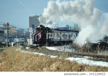 SL冬季沼澤地列車,冒出白煙。 SL冬季沼澤地列車,冒出白煙。 141128033