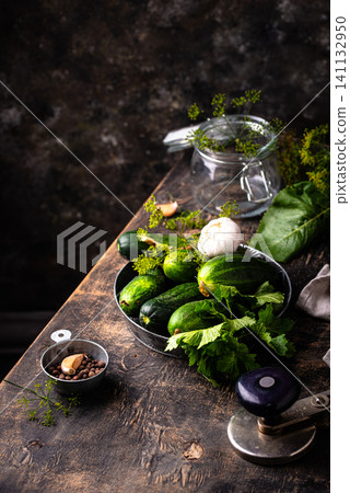 Preparation of marinated salty pickled cucumbers Preparation of marinated salty pickled cucumbers 141132950
