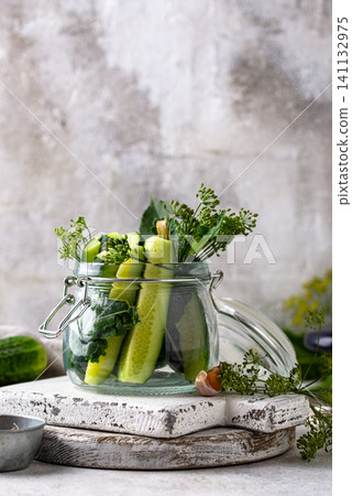Preparation of marinated salty pickled cucumbers Preparation of marinated salty pickled cucumbers 141132975