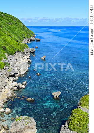 宮古島令人嘆為觀止的美景,一生至少要看一次。 宮古島令人嘆為觀止的美景,一生至少要看一次。 141134435