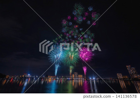 從對岸眺望福岡東區煙火大會 141136578