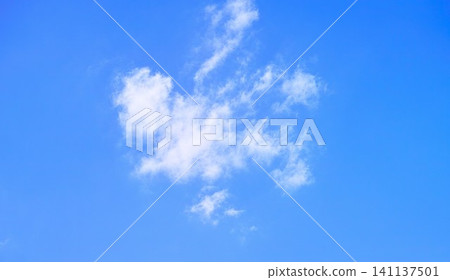 藍色的天空和雲圖像 141137501