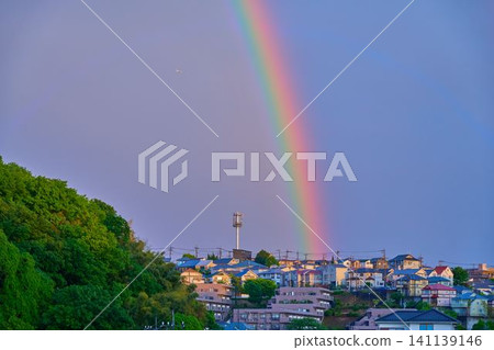 A rainbow and an airplane appeared in the city of Kawasaki, Kanagawa Prefecture. A rainbow and an airplane appeared in the city of Kawasaki, Kanagawa Prefecture. 141139146