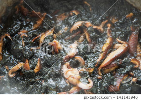 Seaweed simmered in soy sauce with dried shiitake mushrooms Seaweed simmered in soy sauce with dried shiitake mushrooms 141143940