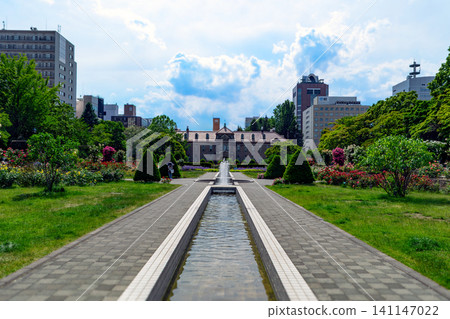 Sunken Garden Canal, front view, Chuo Ward, Sapporo City, under a blue sky. Sunken Garden Canal, front view, Chuo Ward, Sapporo City, under a blue sky. 141147022