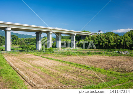 National Route 161, passing through the rural area of Ogi, Otsu City, Shiga Prefecture National Route 161, passing through the rural area of Ogi, Otsu City, Shiga Prefecture 141147224