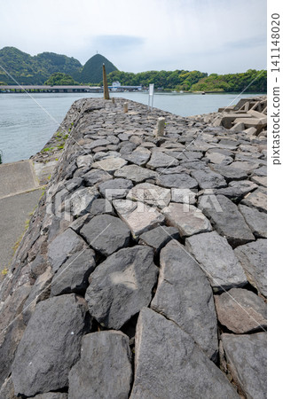 山口縣/明治工業革命遺產地:惠比須賀花造船廠遺址,在春日藍天和翠綠的映襯下熠熠生輝。 山口縣/明治工業革命遺產地:惠比須賀花造船廠遺址,在春日藍天和翠綠的映襯下熠熠生輝。 141148020