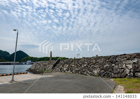 山口縣/明治工業革命遺產地:惠比須賀花造船廠遺址,在春日藍天和翠綠的映襯下熠熠生輝。 山口縣/明治工業革命遺產地:惠比須賀花造船廠遺址,在春日藍天和翠綠的映襯下熠熠生輝。 141148033