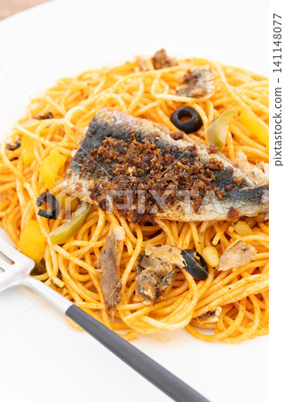美味的香草烤沙丁魚義大利麵 美味的香草烤沙丁魚義大利麵 141148077