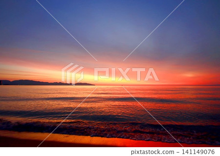 The morning glow over Miho Bay before sunrise 141149076