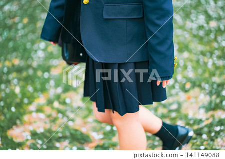 高中生 高中女生 櫻花 141149088