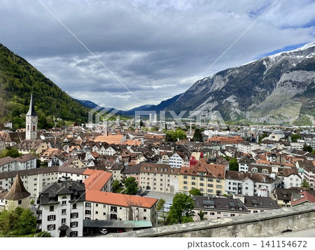 [Switzerland] Panoramic view overlooking the old town of Chur 141154672