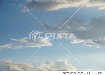 多雲天空 多雲天空 141156394