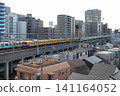 西武池袋線2000系列列車行駛在高架四軌上(東京練馬區) 西武池袋線2000系列列車行駛在高架四軌上(東京練馬區) 141164052
