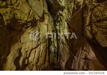 Gongen Limestone Cave 141165528