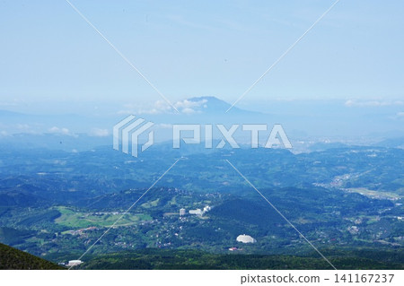 With Sakurajima in the center, the magnificent view of Takachiho Peak 141167237